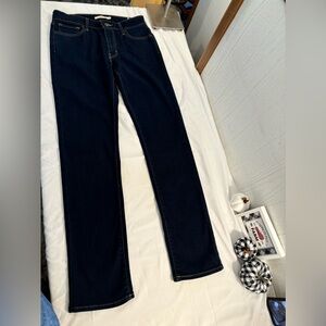 Levi's Jeans Women's 29 712 Slim Fit Low Rise Crop Dark Blue Stretch Denim Pants